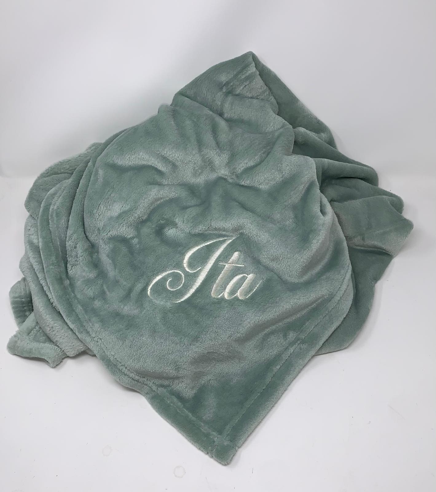 Throw blanket