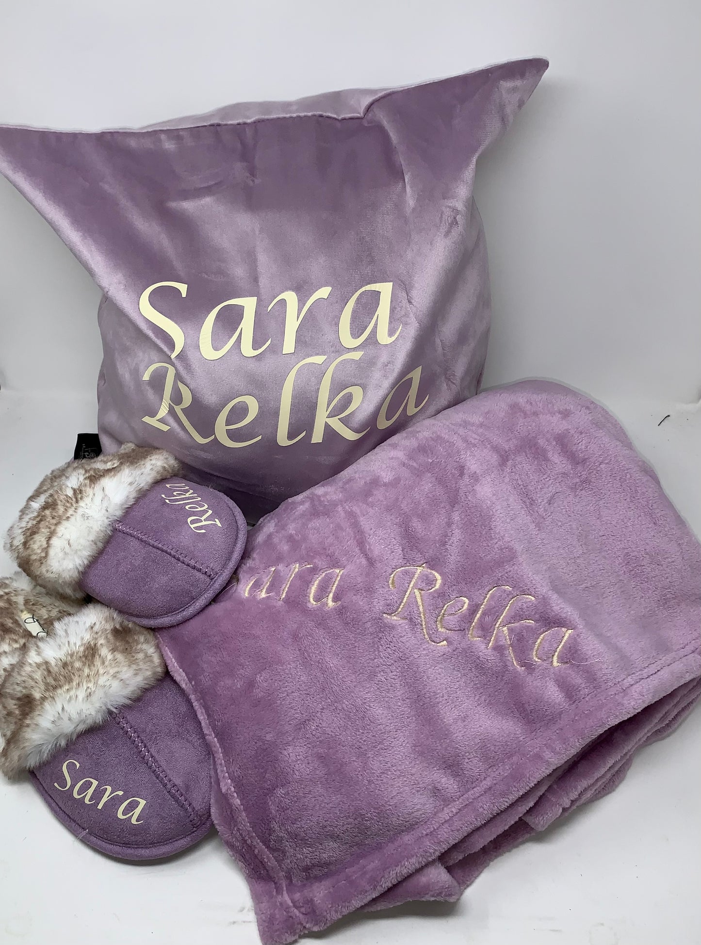 Throw blanket + throw pillow + plush slippers, Lilac
