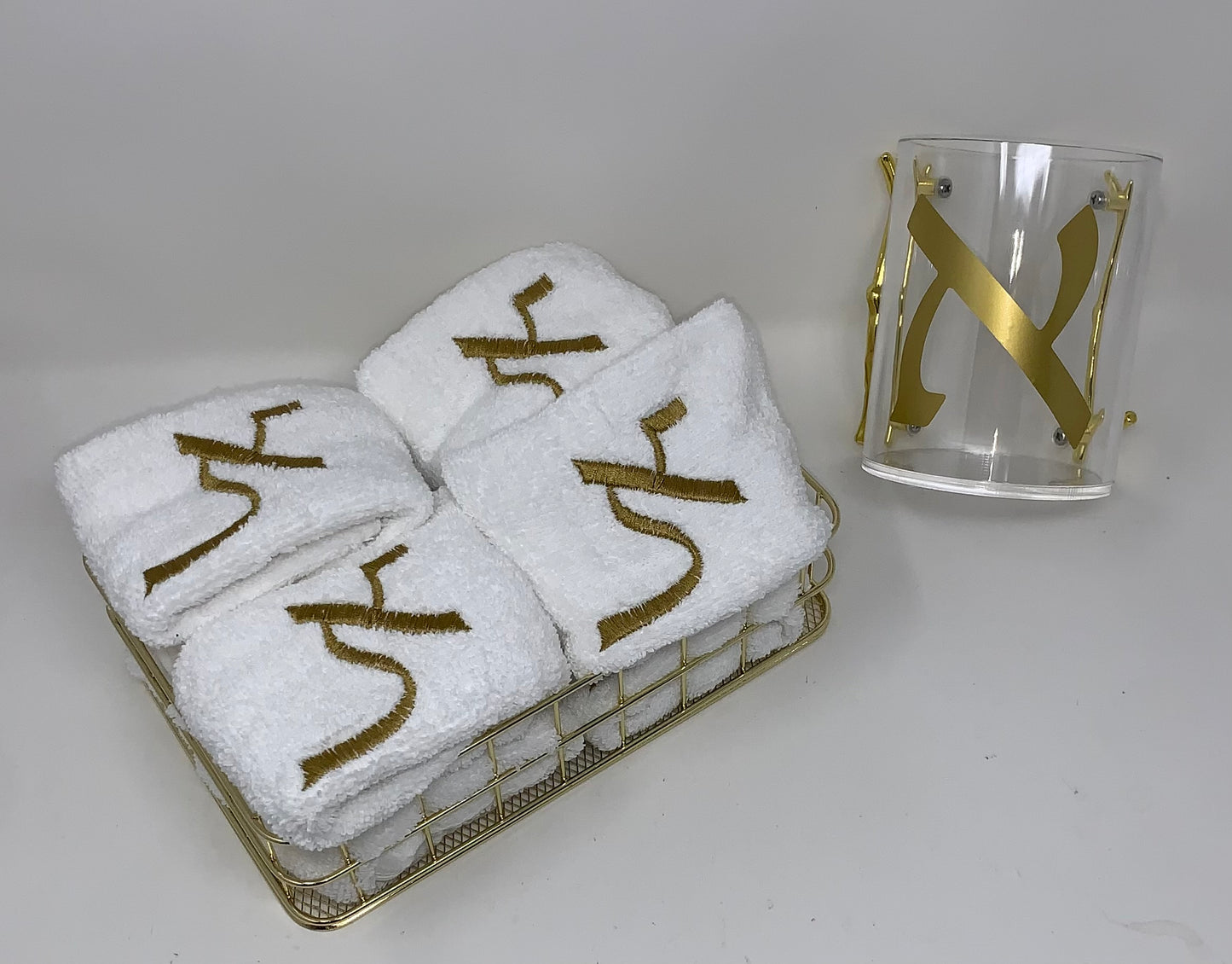 Kvort + 8 fingertip towels + basket