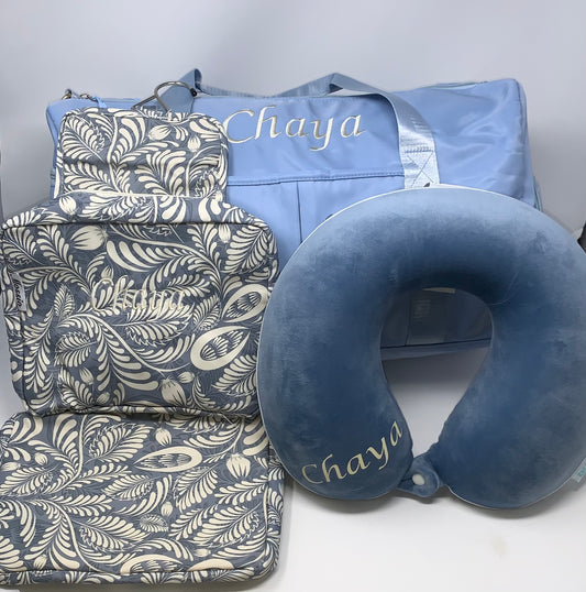 Duffle + hanging toiletry + pillow