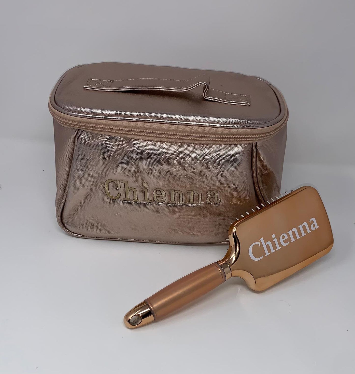 Cosmetic bag + brush